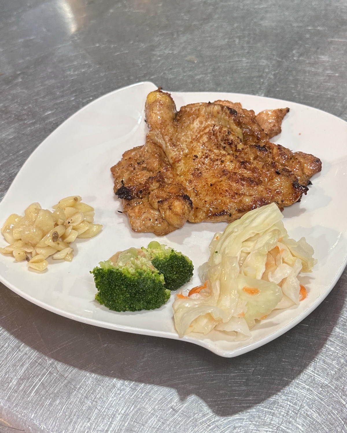 【新竹竹東】竹科、高鐵都只要5分鐘!竹東超好吃牛排【玩火美式