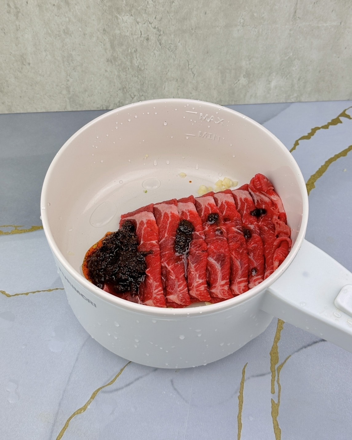 【懶人料理】輕鬆做出麻辣肥牛麵!家家戶戶必備「享麻醬」炒菜拌