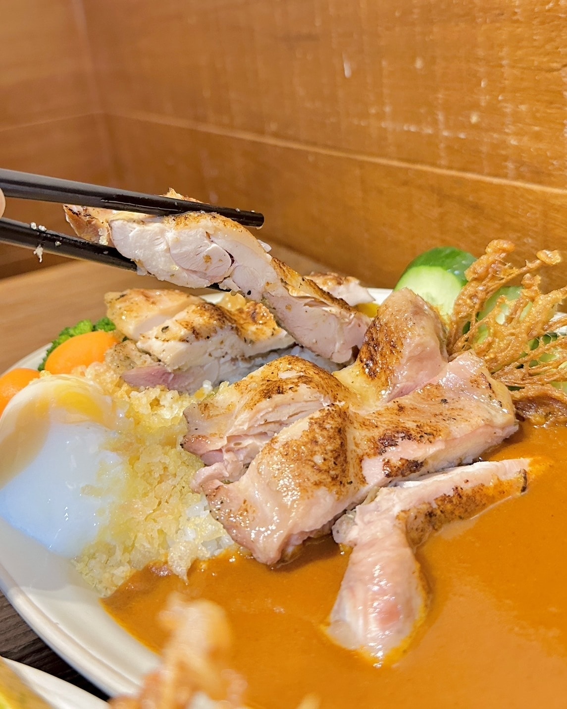 (已歇業)【新竹竹北】竹北也有舒肥牛排咖哩了!有超酷洞穴包廂