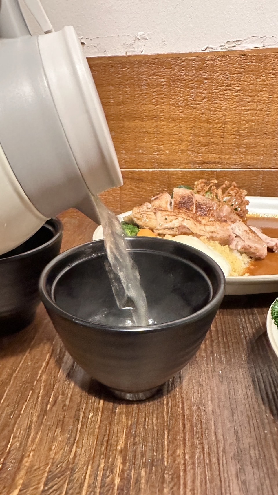 (已歇業)【新竹竹北】竹北也有舒肥牛排咖哩了!有超酷洞穴包廂