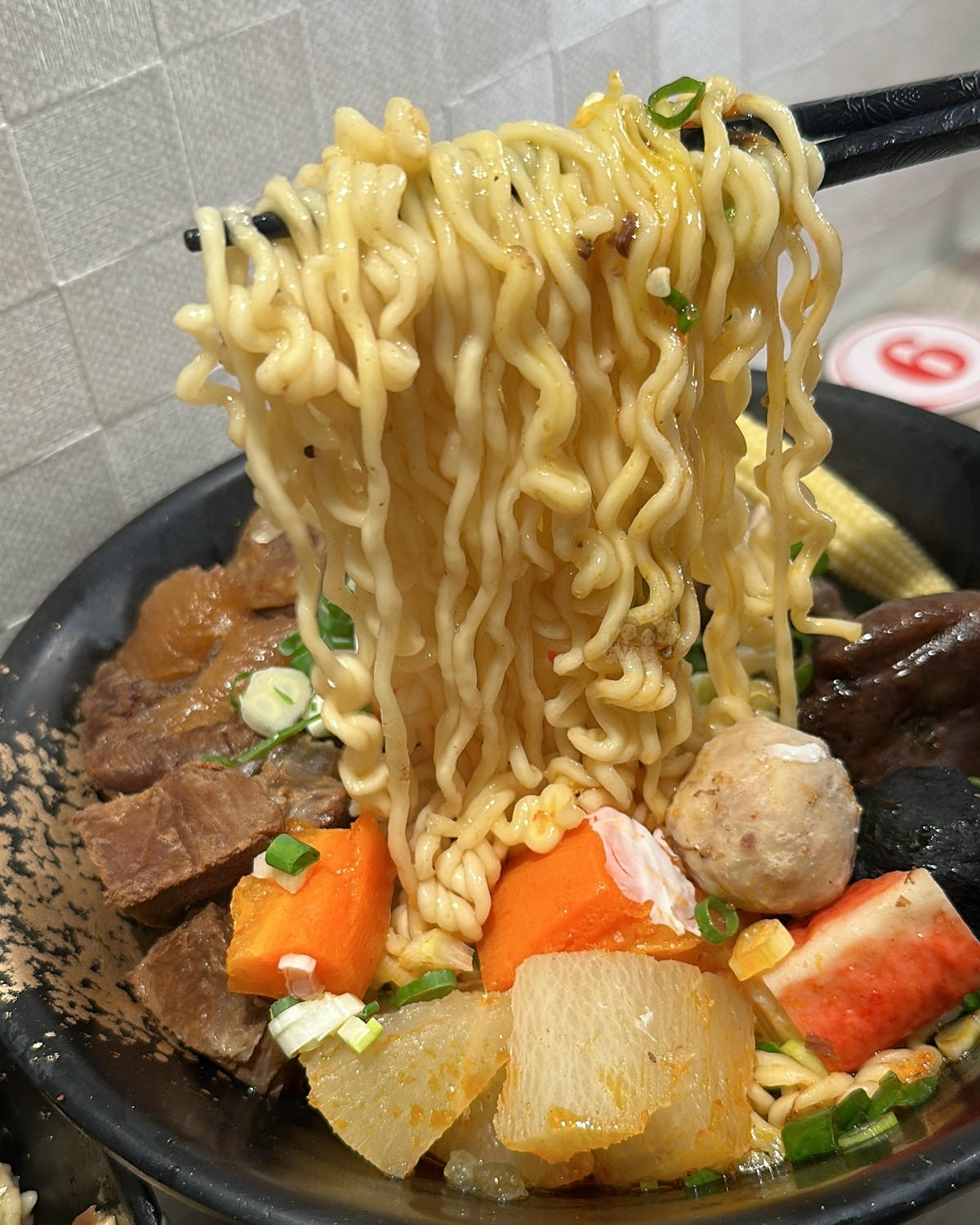 【桃園】桃園車站附近新開幕 5元的關東煮超級佛!「牛牛飛牛肉