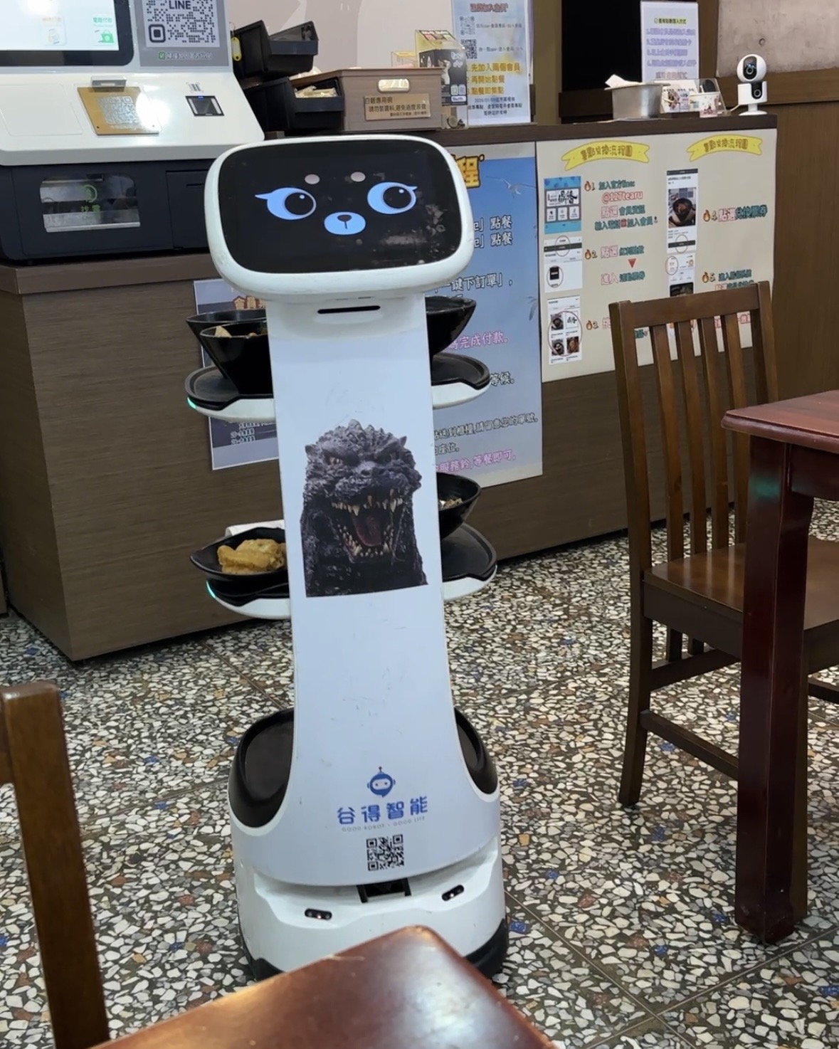【新竹竹北】鼎香麻辣燙｜竹北平價小火鍋，豆腐鴨血入味、內用滷肉飯飲料吃到飽 文末附菜單